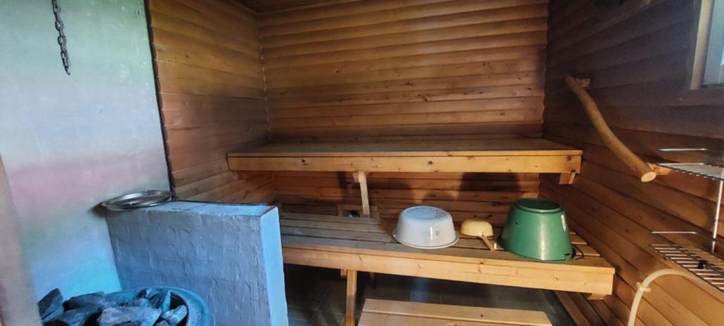 Pulla Karvisen Maatilamatkailussa Ruokola Exterior photo